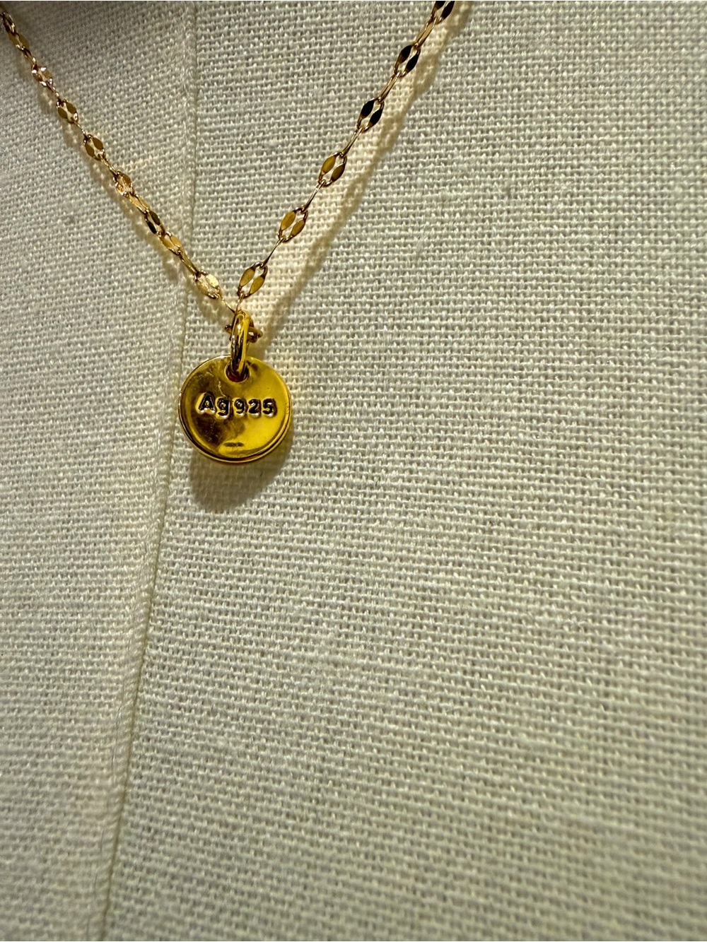 Gucci Gold-tone Mini Logo Pendant Necklace - Gold - Picture 3 of 4